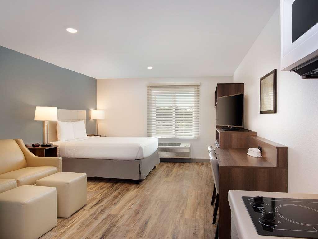 Extended Stay America Select Suites - Charlotte - Northlake 샬럿 객실 사진