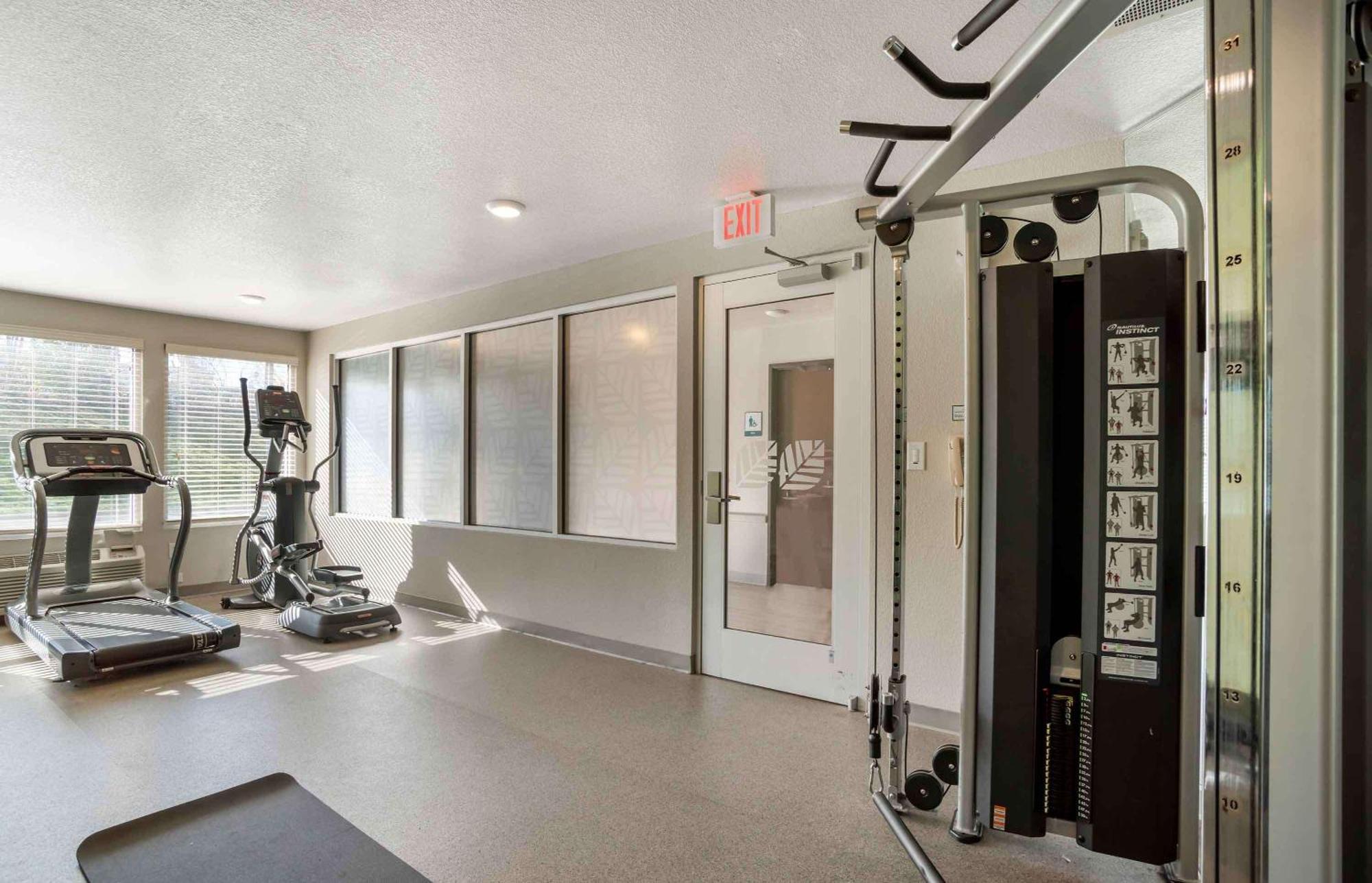 Extended Stay America Select Suites - Charlotte - Northlake 샬럿 외부 사진