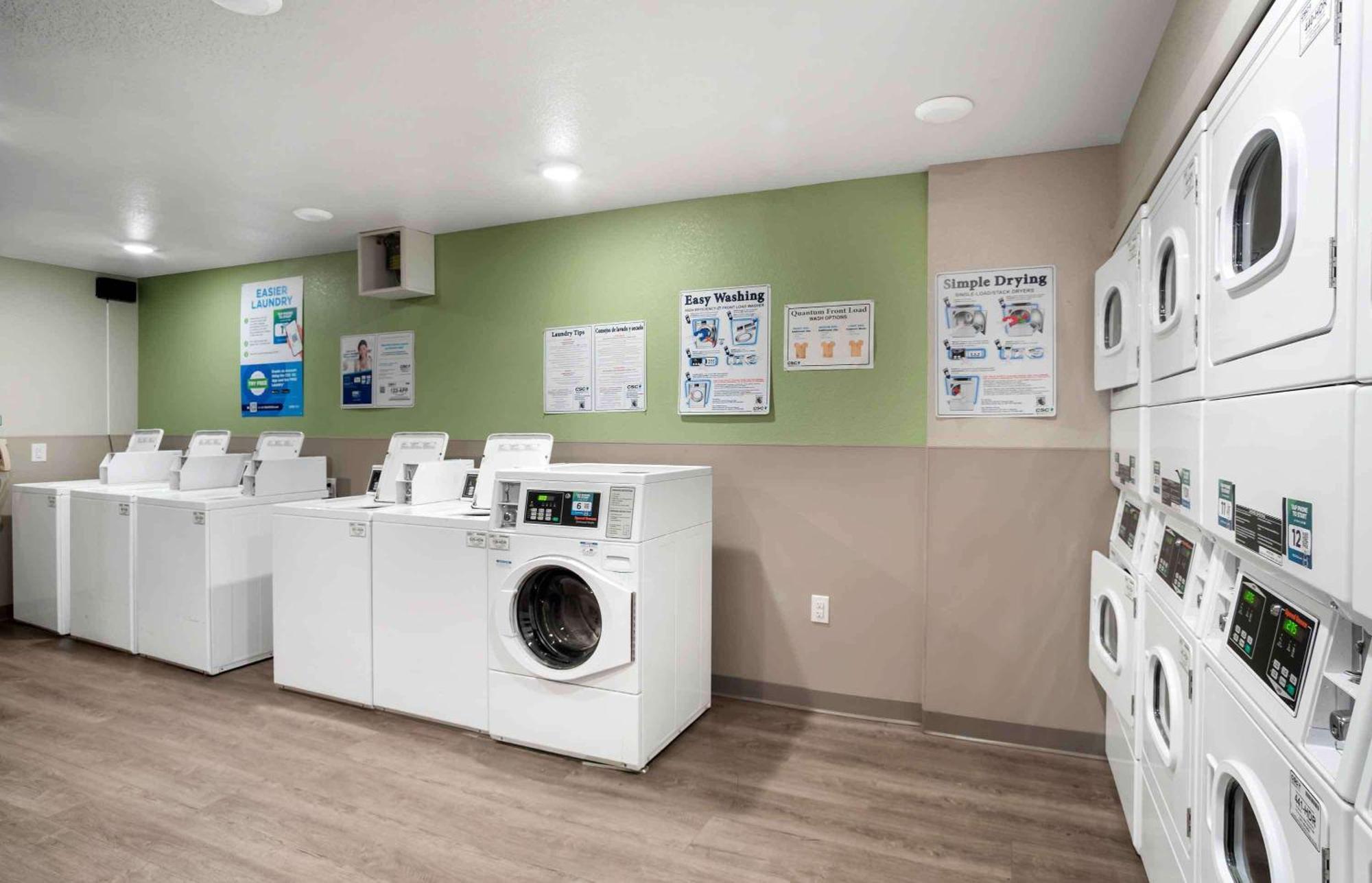 Extended Stay America Select Suites - Charlotte - Northlake 샬럿 외부 사진