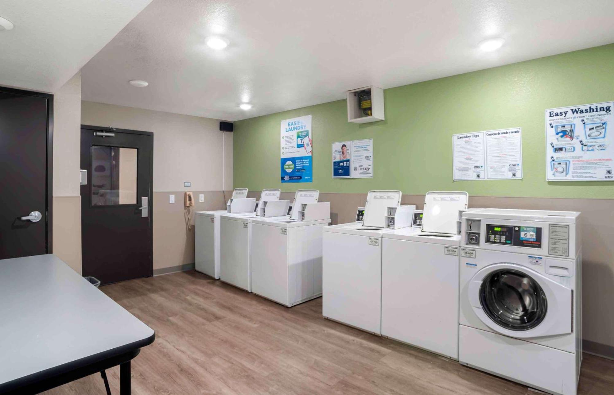 Extended Stay America Select Suites - Charlotte - Northlake 샬럿 외부 사진