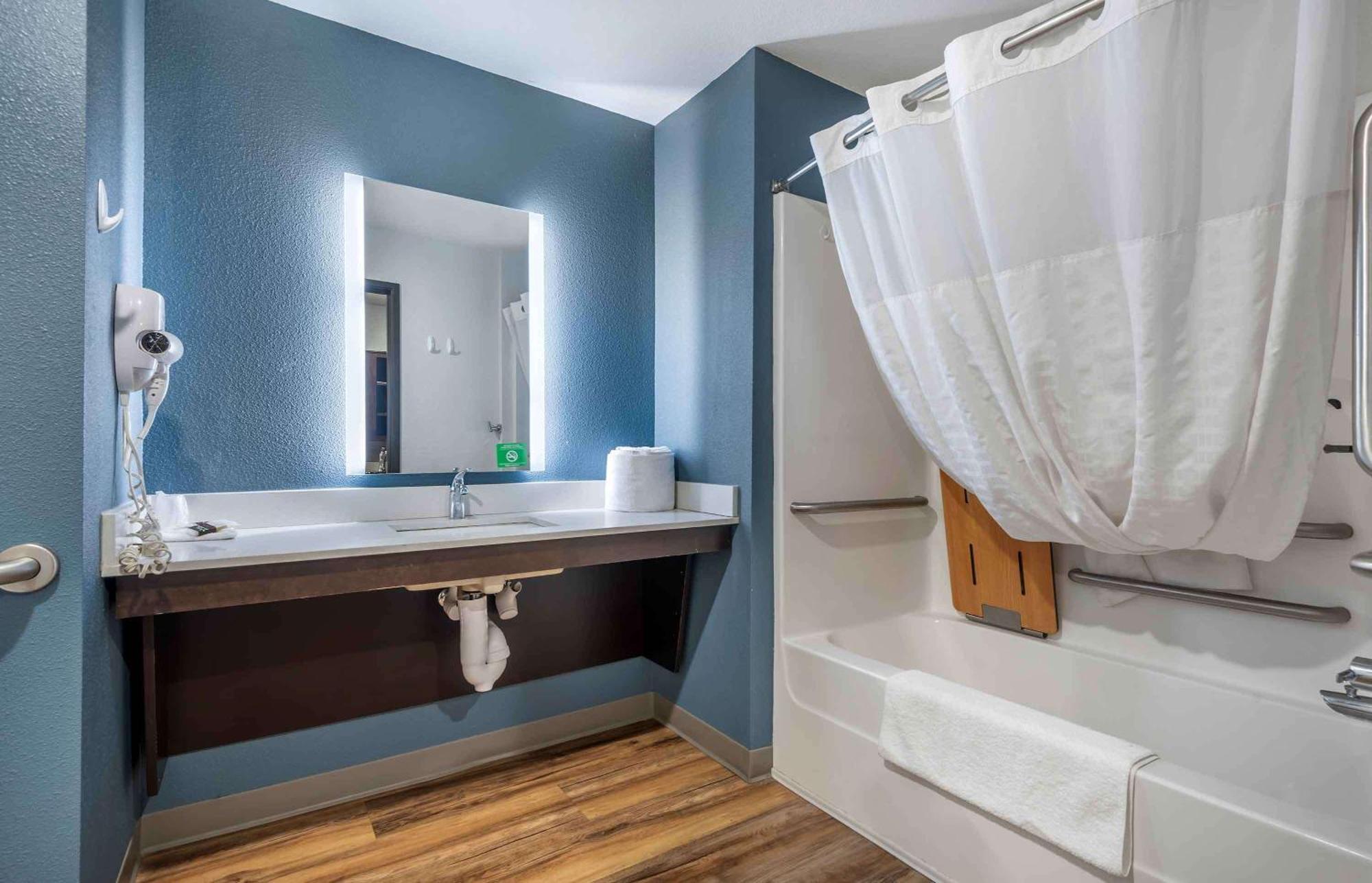 Extended Stay America Select Suites - Charlotte - Northlake 샬럿 외부 사진