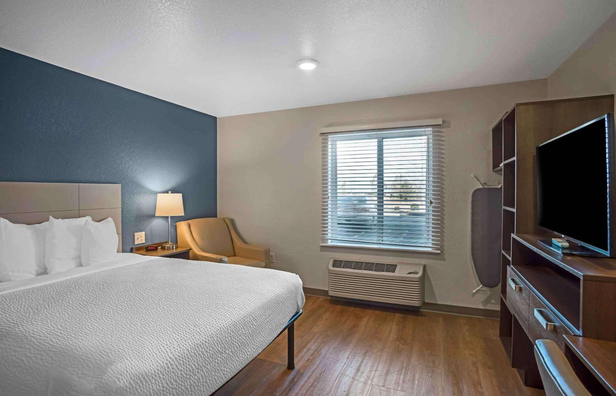 Extended Stay America Select Suites - Charlotte - Northlake 샬럿 외부 사진