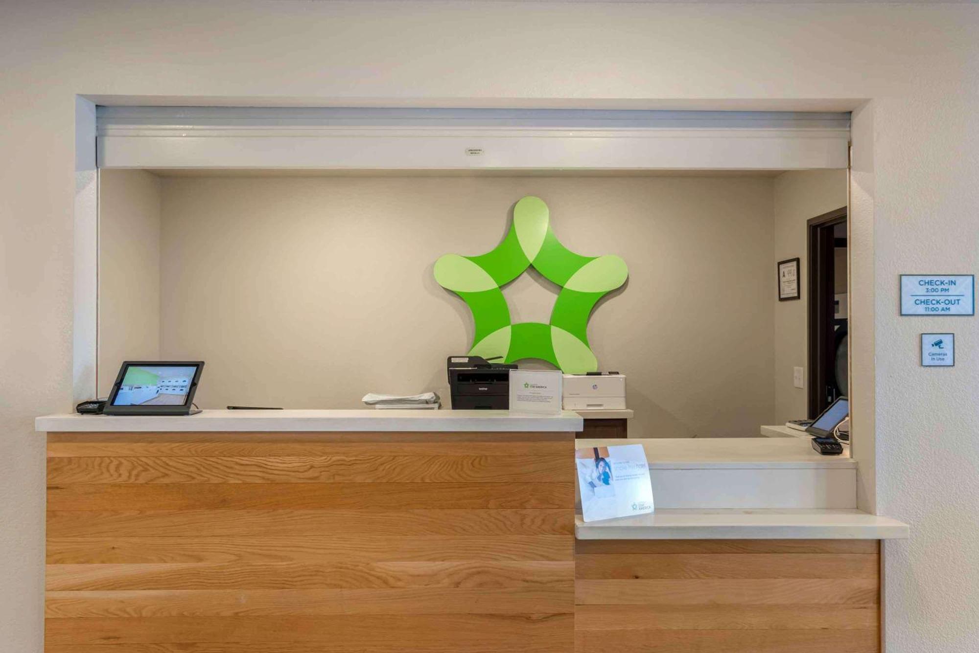 Extended Stay America Select Suites - Charlotte - Northlake 샬럿 외부 사진