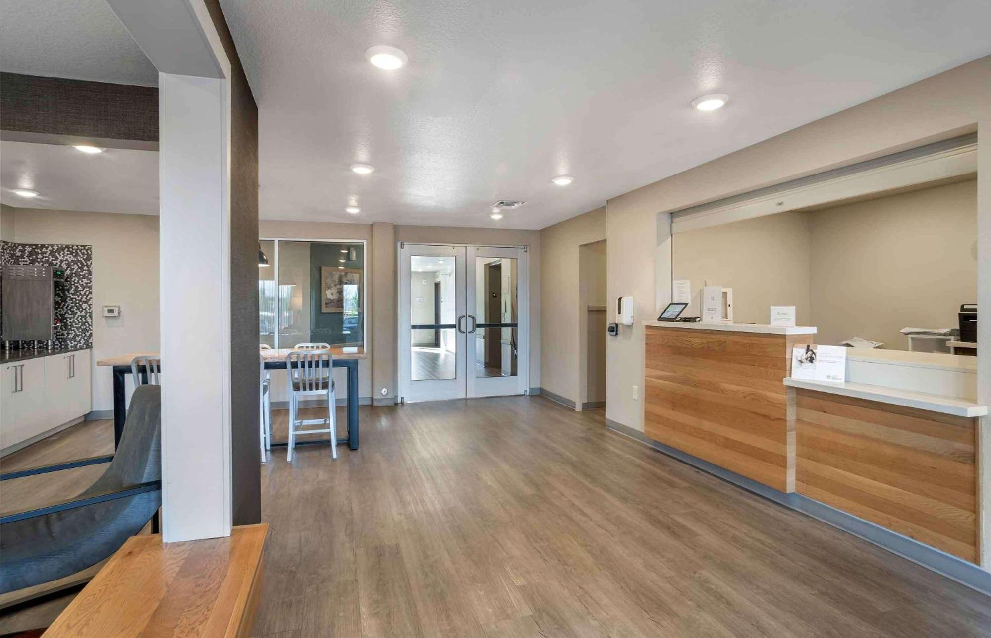 Extended Stay America Select Suites - Charlotte - Northlake 샬럿 외부 사진