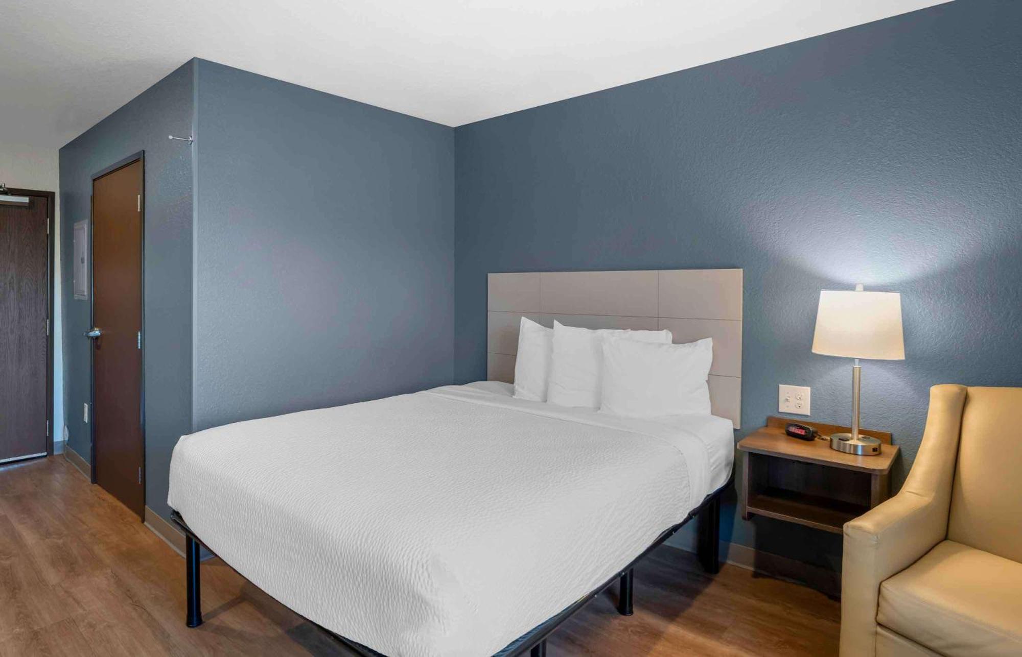 Extended Stay America Select Suites - Charlotte - Northlake 샬럿 외부 사진